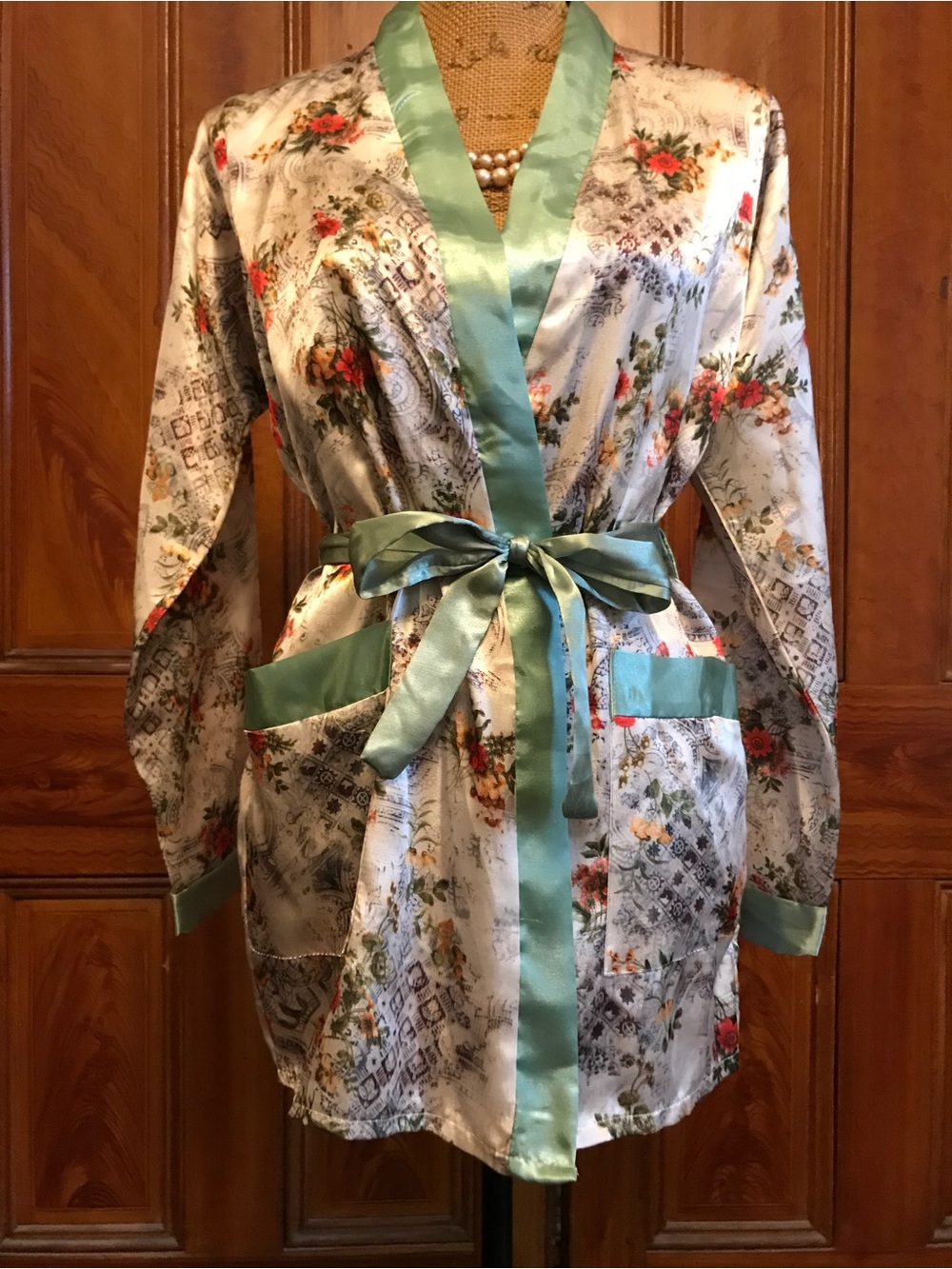 Vintage Floral Boho Cottagecore Satin Robe